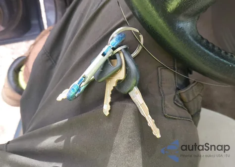 2004 Ford Explorer Nbx/Xlt z USA, uszkodzony, nr VIN 1FMZU73K94ZB10012